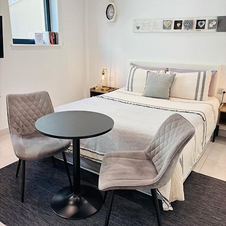 Gibraltar Central Suites Εξωτερικό φωτογραφία
