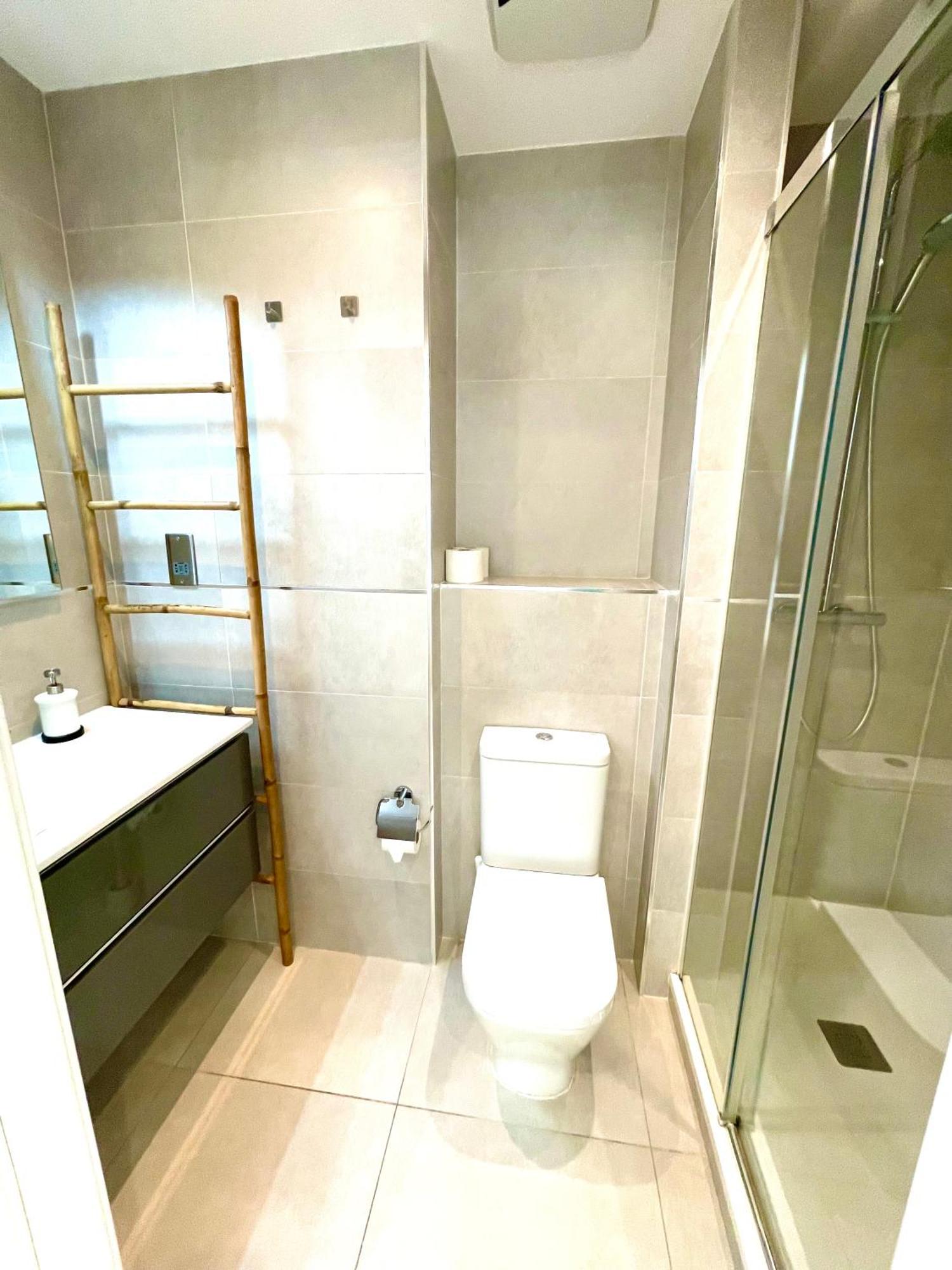 Gibraltar Central Suites Εξωτερικό φωτογραφία