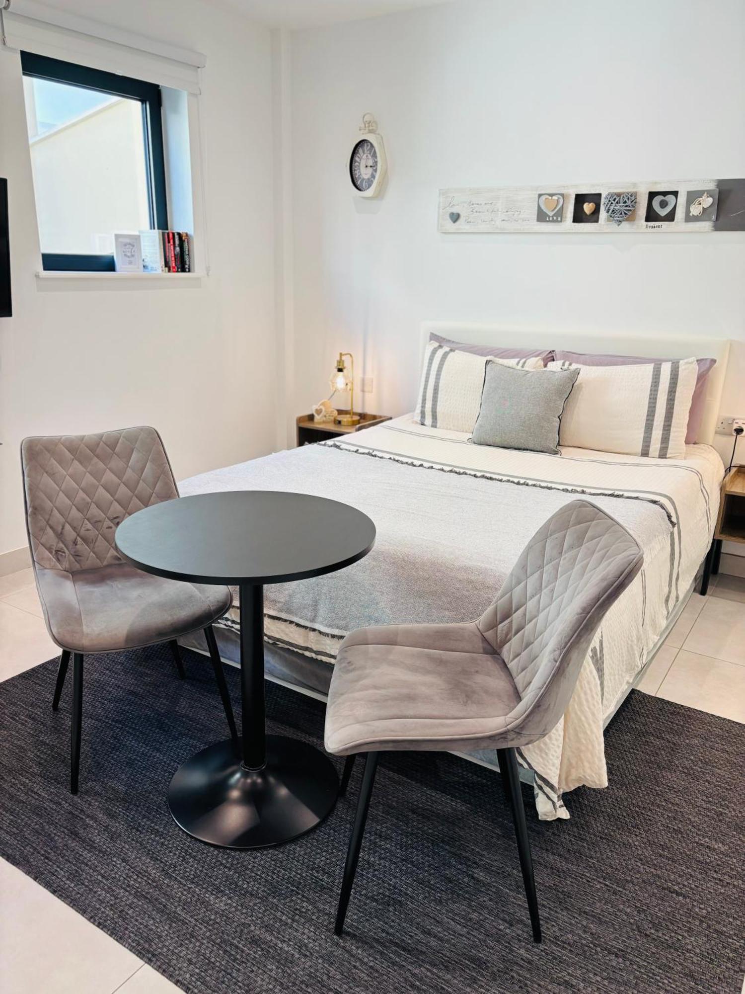 Gibraltar Central Suites Εξωτερικό φωτογραφία