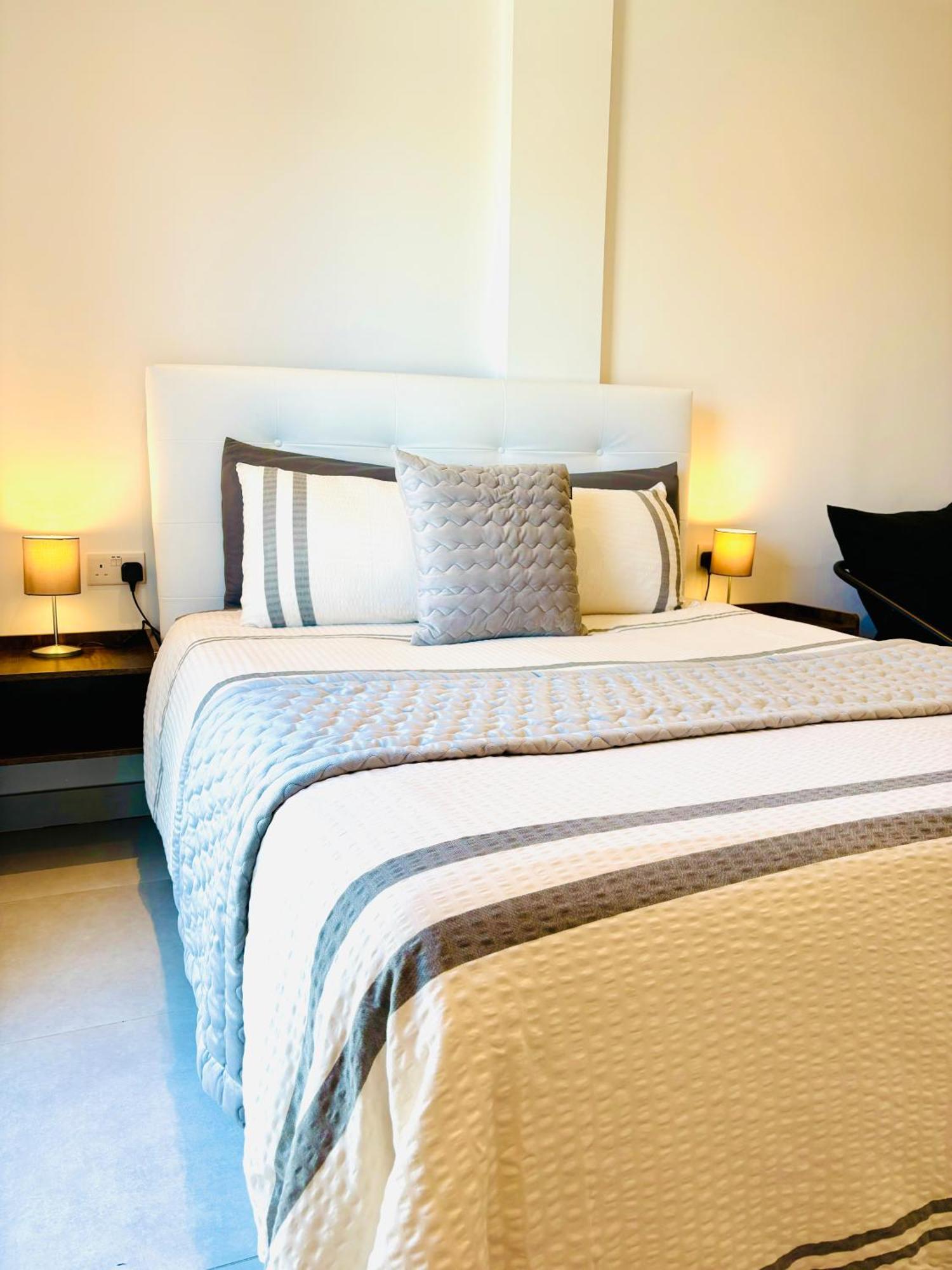 Gibraltar Central Suites Εξωτερικό φωτογραφία