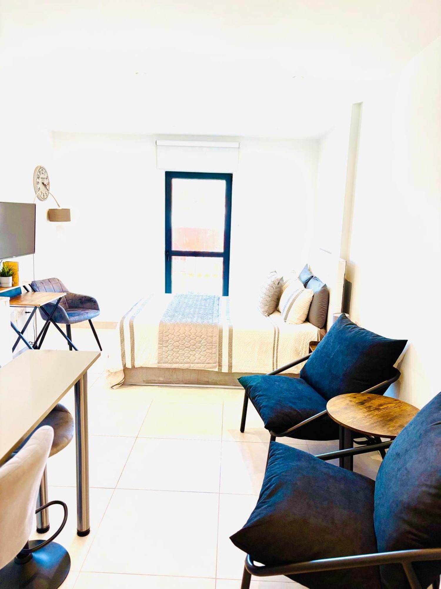 Gibraltar Central Suites Εξωτερικό φωτογραφία